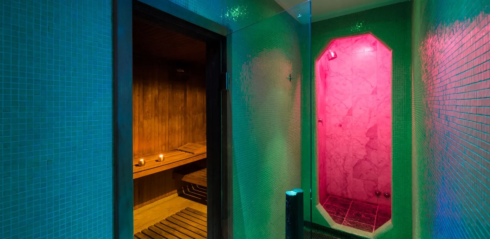 the sauna at Sina De La Ville
